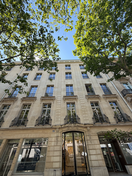 Neue Geschäftsadresse unseres Hauptsitzes in Paris